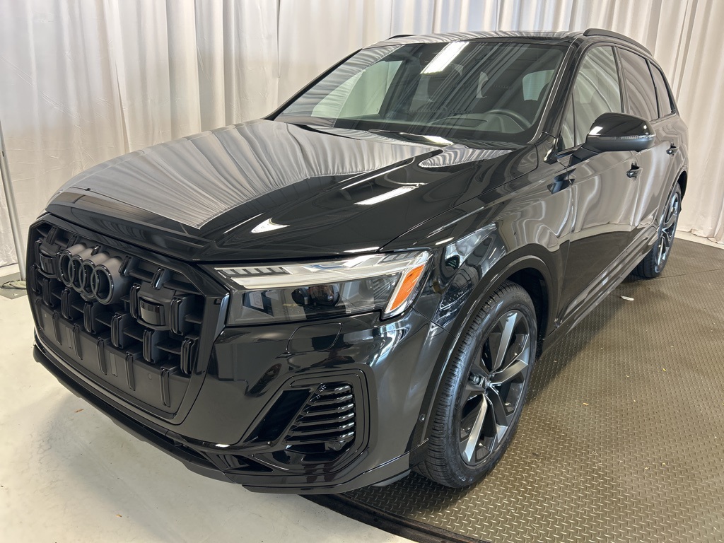 used 2025 Audi Q7 car, priced at $70,000