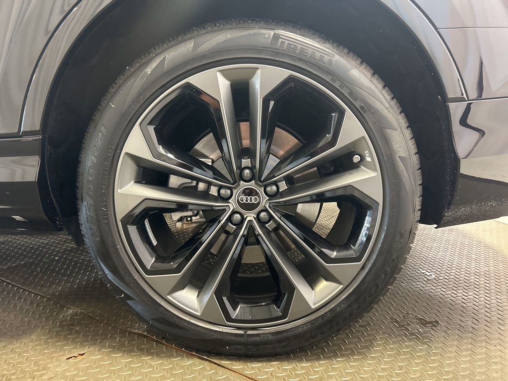 used 2025 Audi Q7 car, priced at $70,000