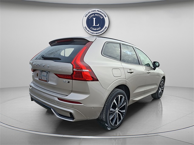new 2025 Volvo XC60 car, priced at $55,360