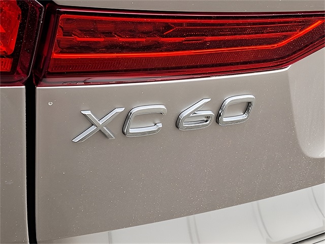 new 2025 Volvo XC60 car, priced at $55,360