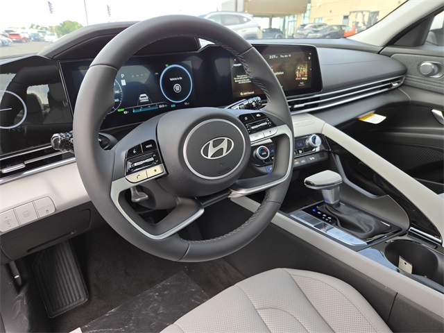 new 2025 Hyundai Elantra Hybrid car, priced at $28,200