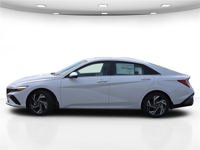 new 2025 Hyundai Elantra Hybrid car, priced at $28,200