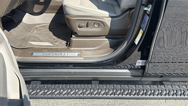 new 2025 Chevrolet Suburban car, priced at $84,900