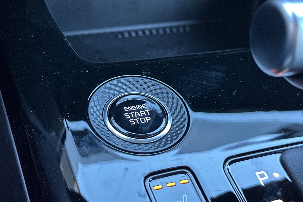 new 2025 Kia Niro car, priced at $31,965