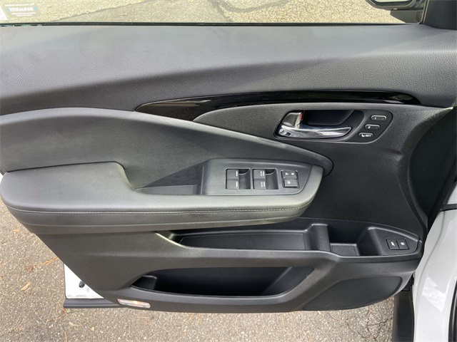 used 2022 Honda Pilot car, priced at $32,911