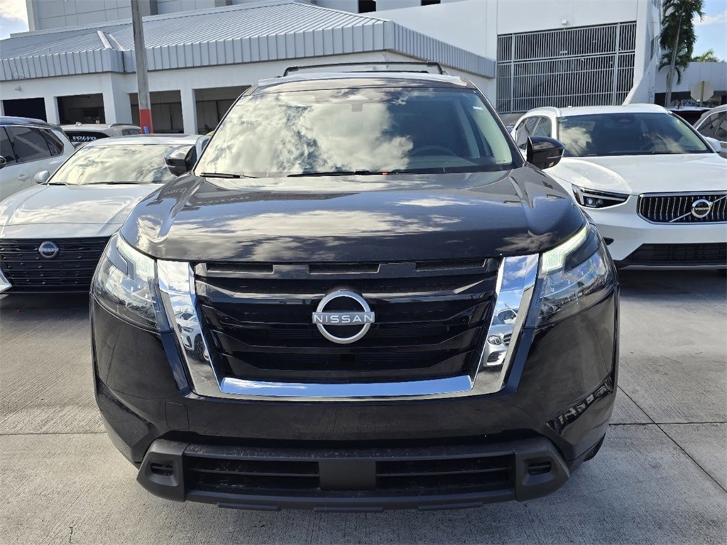 new 2025 Nissan Pathfinder car, priced at $33,484