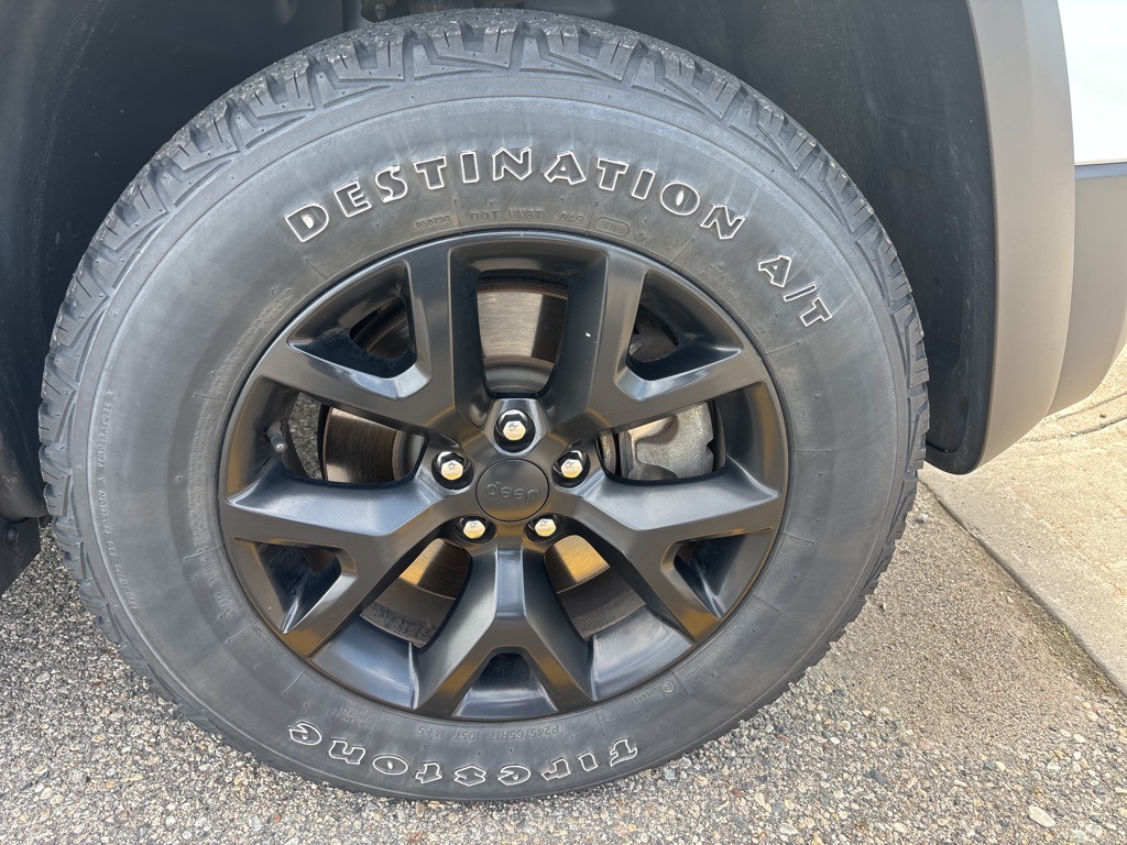 used 2018 Jeep Cherokee car, priced at $19,000