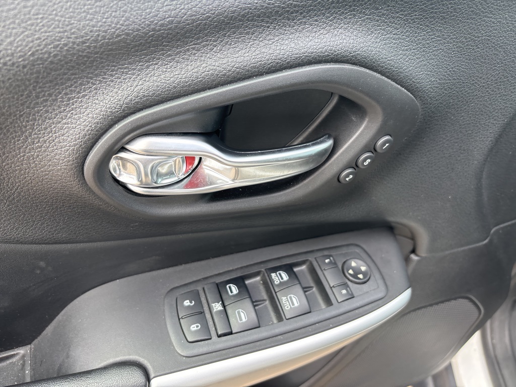 used 2018 Jeep Cherokee car, priced at $19,000