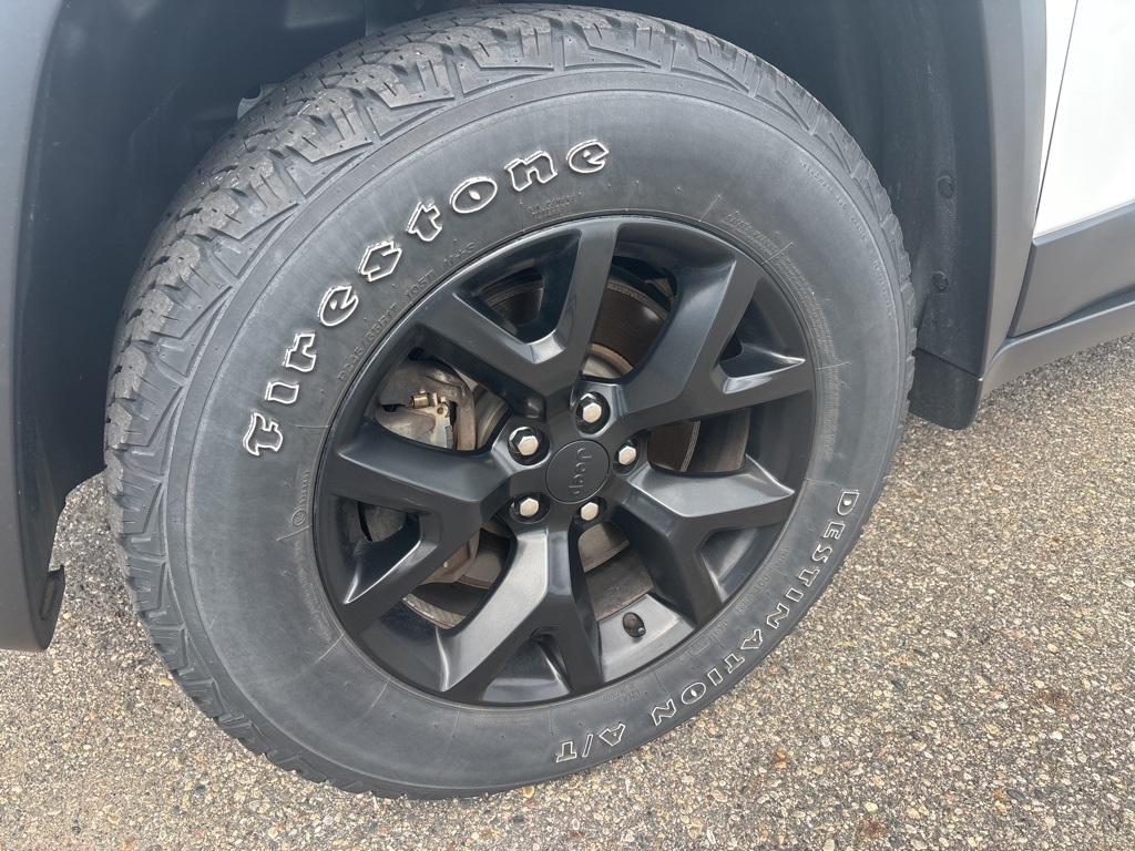 used 2018 Jeep Cherokee car, priced at $19,000