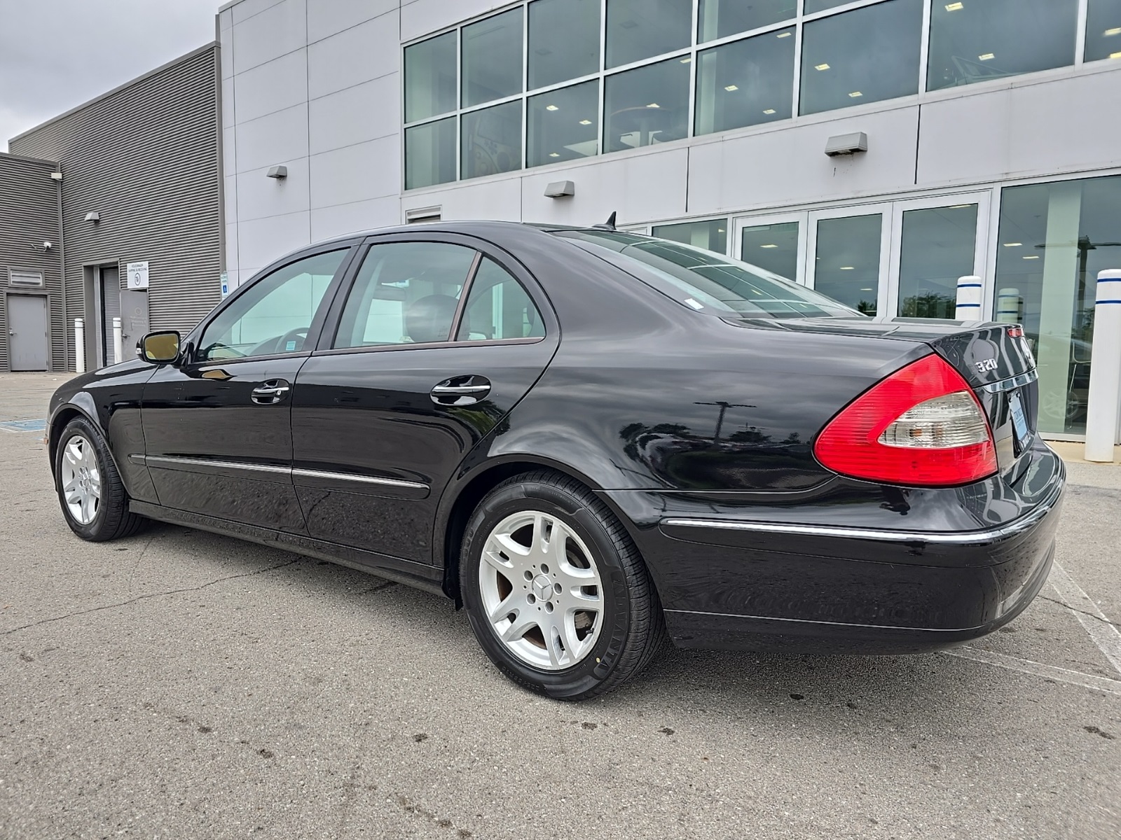 used 2007 Mercedes-Benz E-Class car, priced at $7,000
