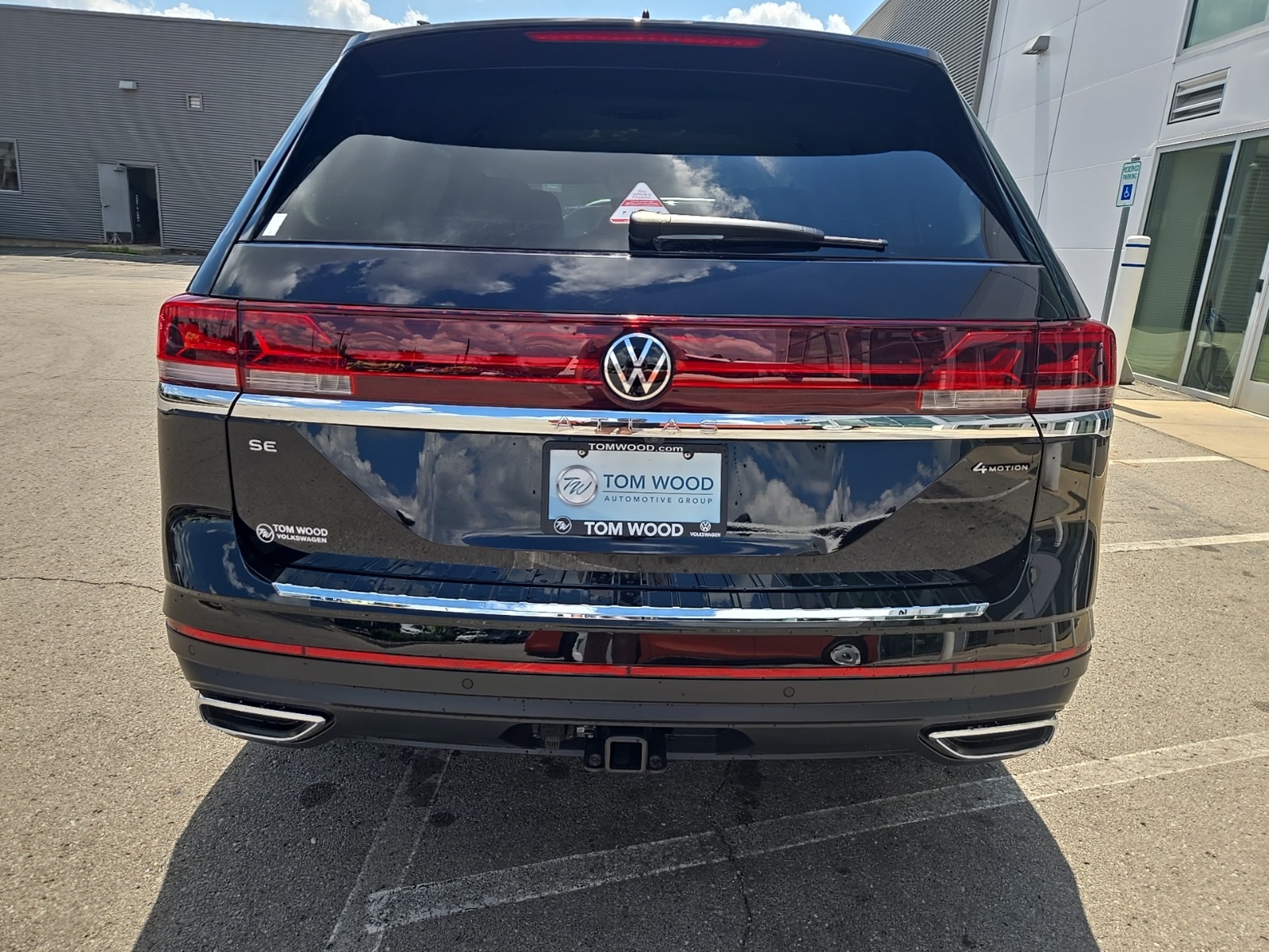 new 2025 Volkswagen Atlas car, priced at $40,643