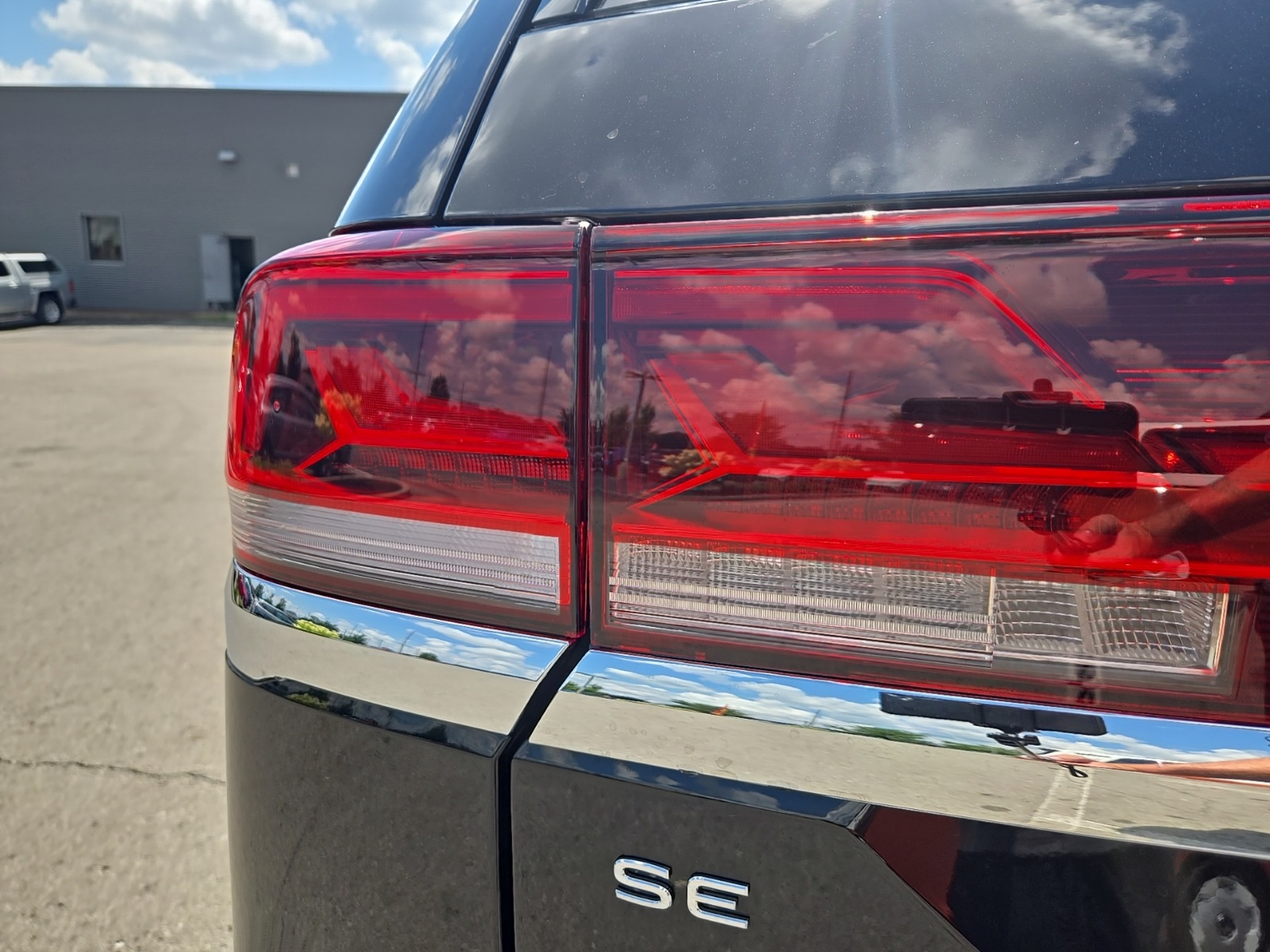 new 2025 Volkswagen Atlas car, priced at $40,643