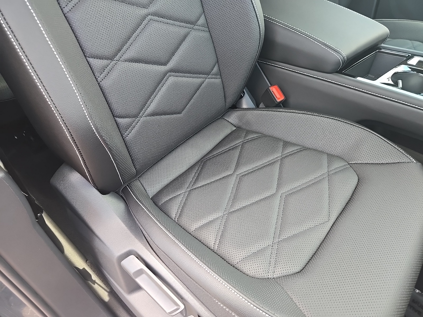 new 2025 Volkswagen Atlas car, priced at $40,643