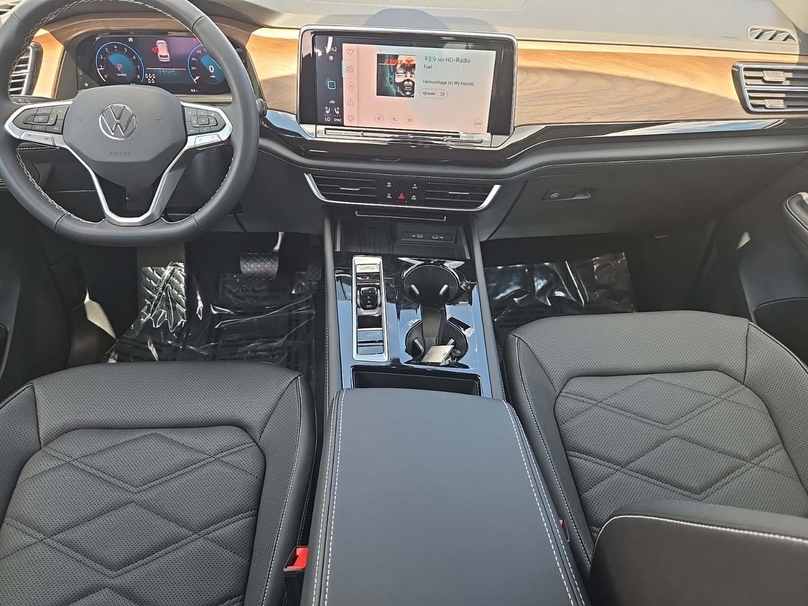 new 2025 Volkswagen Atlas car, priced at $40,643