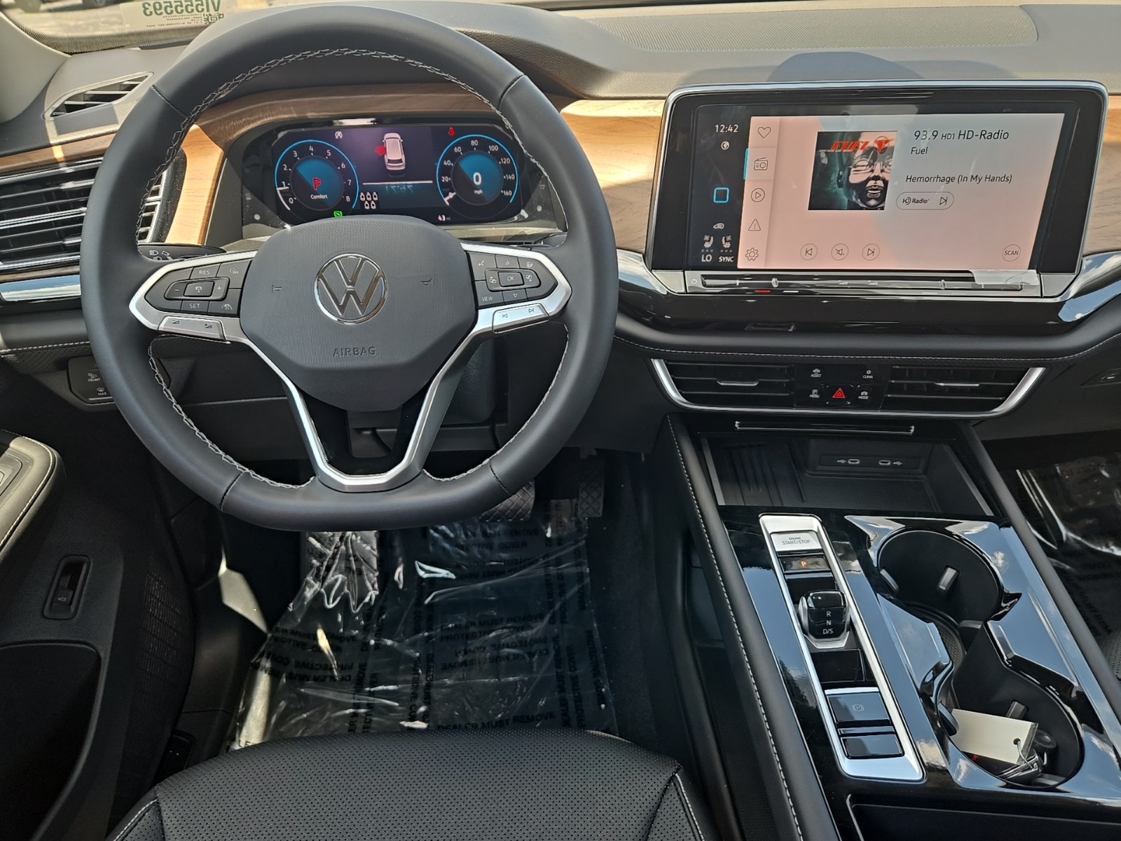 new 2025 Volkswagen Atlas car, priced at $40,643