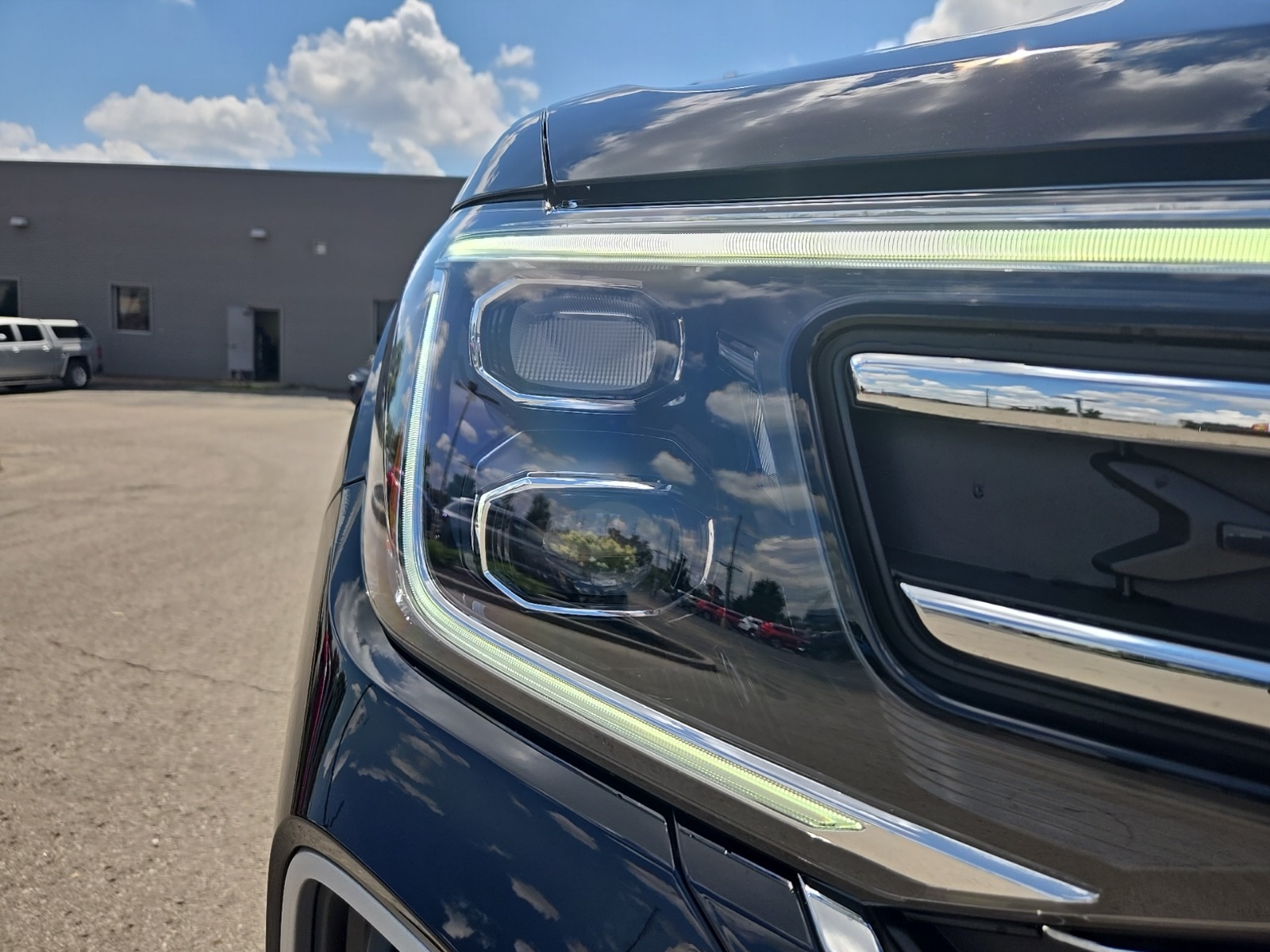 new 2025 Volkswagen Atlas car, priced at $40,643