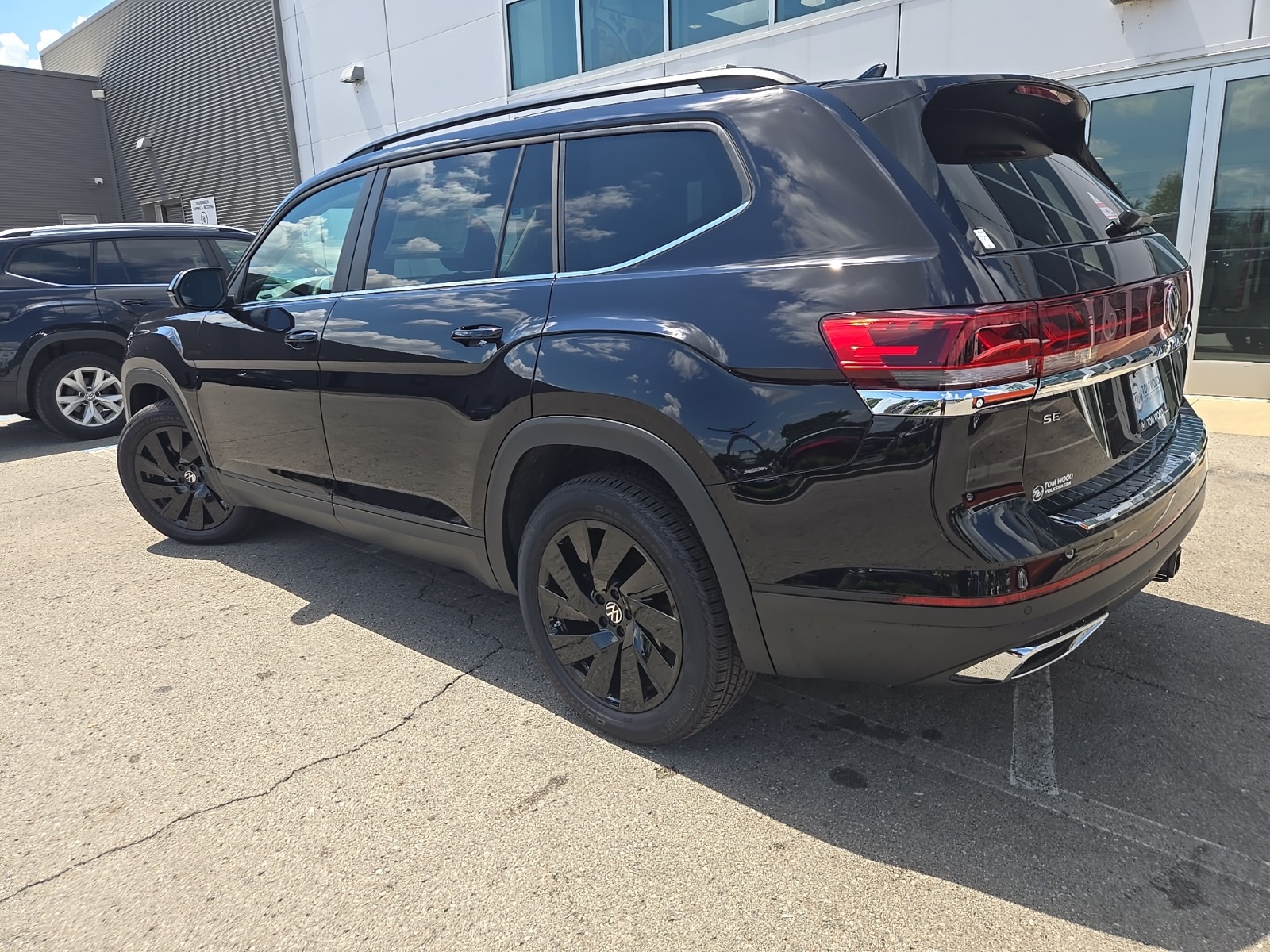 new 2025 Volkswagen Atlas car, priced at $40,643