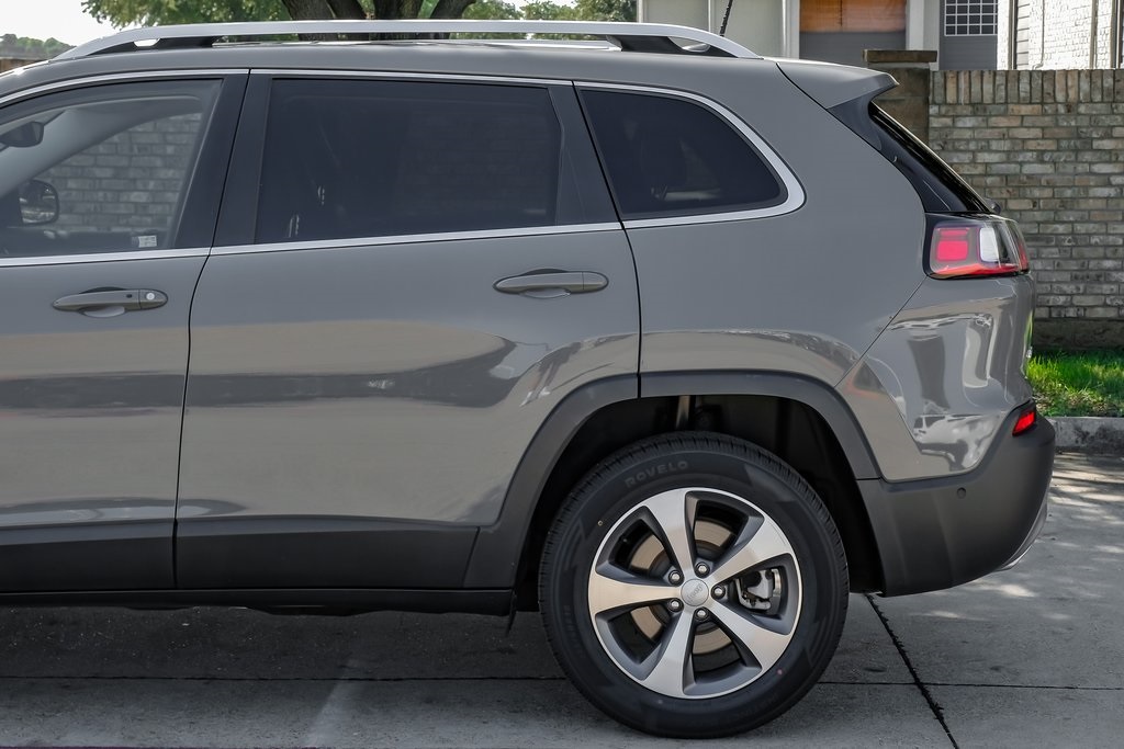 used 2021 Jeep Cherokee car, priced at $21,300