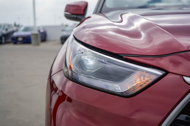 used 2024 Toyota Highlander car, priced at $41,695