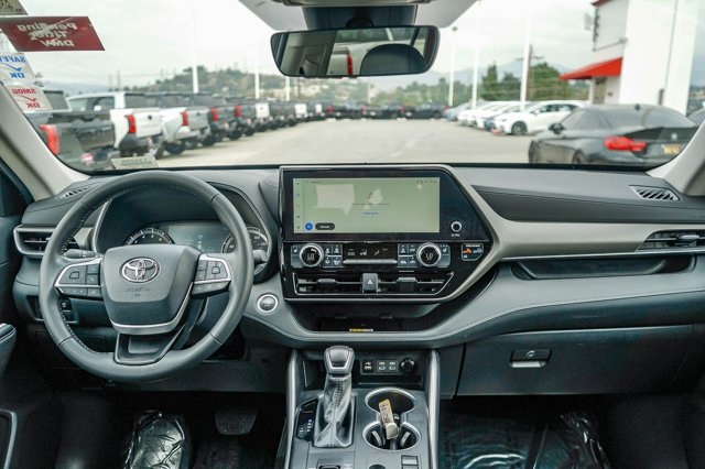used 2024 Toyota Highlander car, priced at $41,695