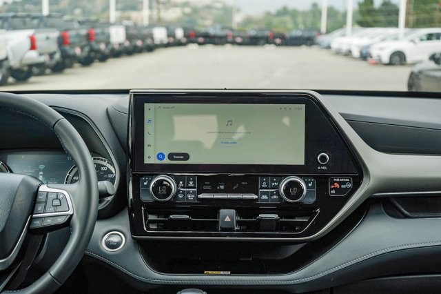 used 2024 Toyota Highlander car, priced at $41,695