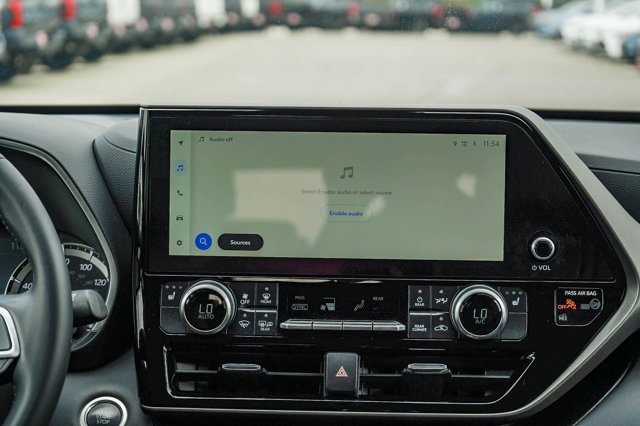 used 2024 Toyota Highlander car, priced at $41,695