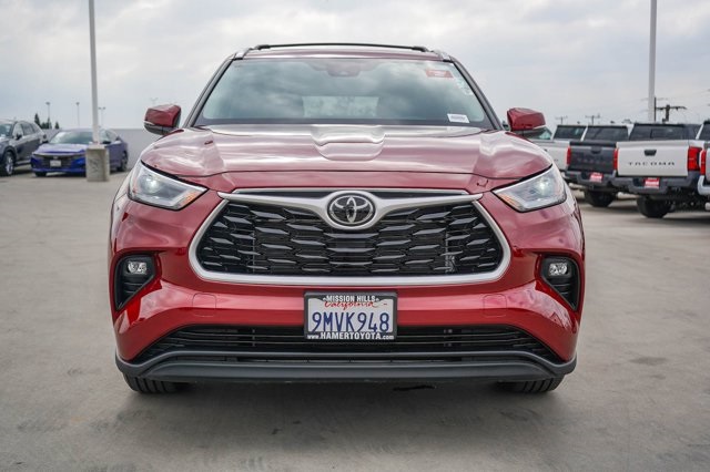 used 2024 Toyota Highlander car, priced at $41,695