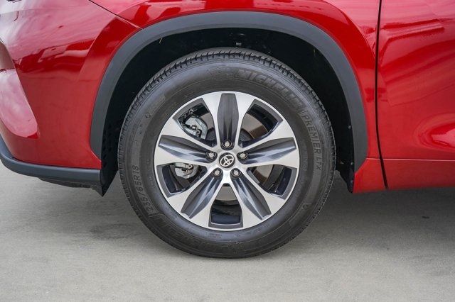 used 2024 Toyota Highlander car, priced at $41,695