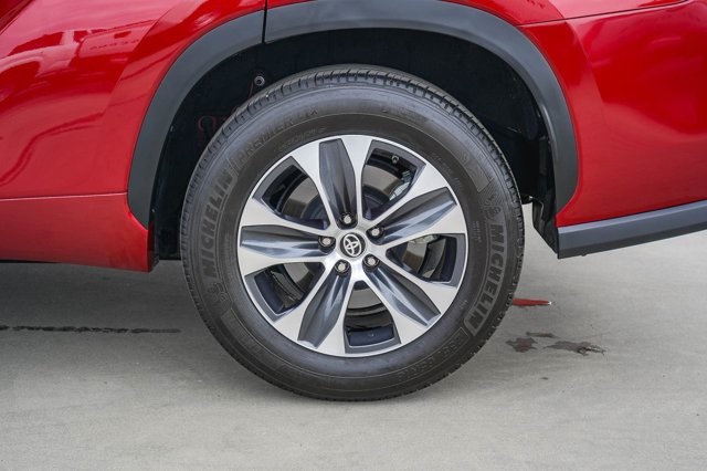 used 2024 Toyota Highlander car, priced at $41,695