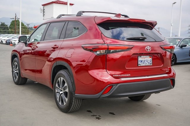 used 2024 Toyota Highlander car, priced at $41,695