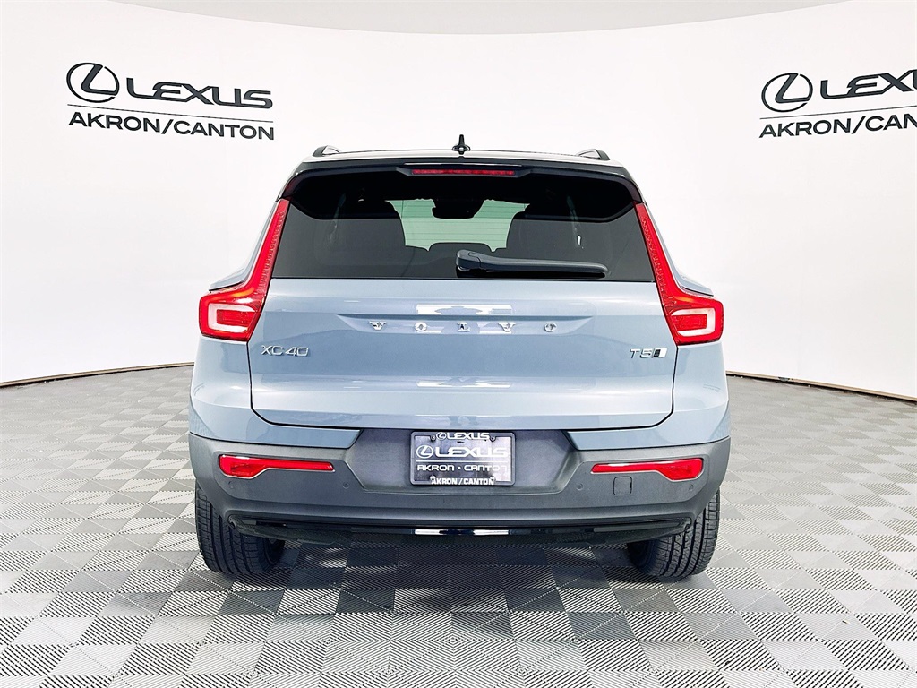 used 2021 Volvo XC40 car, priced at $21,890