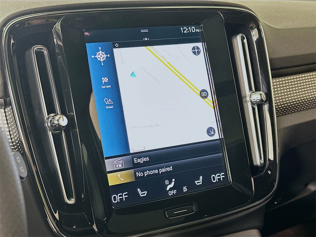 used 2021 Volvo XC40 car, priced at $21,890