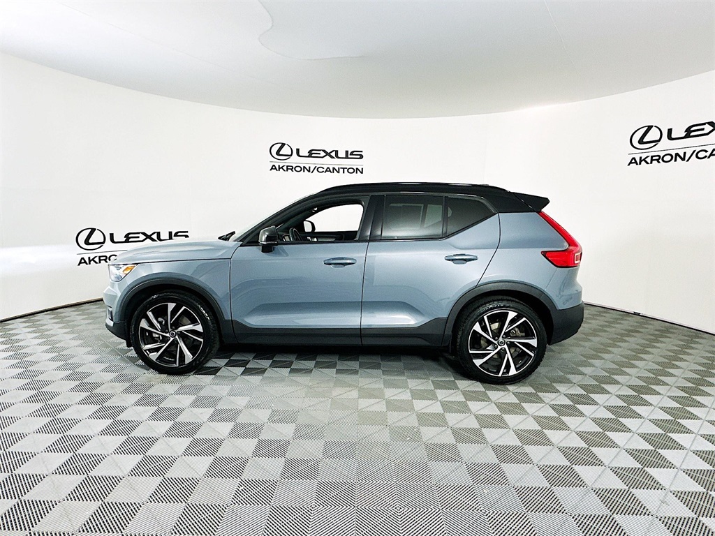 used 2021 Volvo XC40 car, priced at $21,890