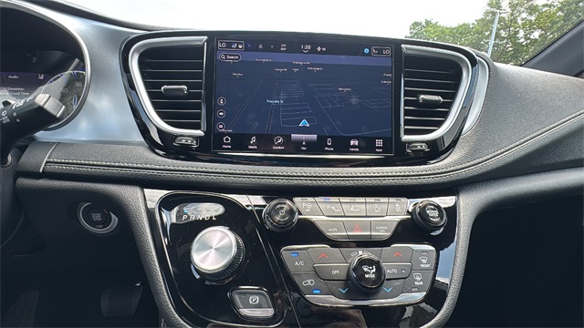 new 2025 Chrysler Pacifica car, priced at $51,412