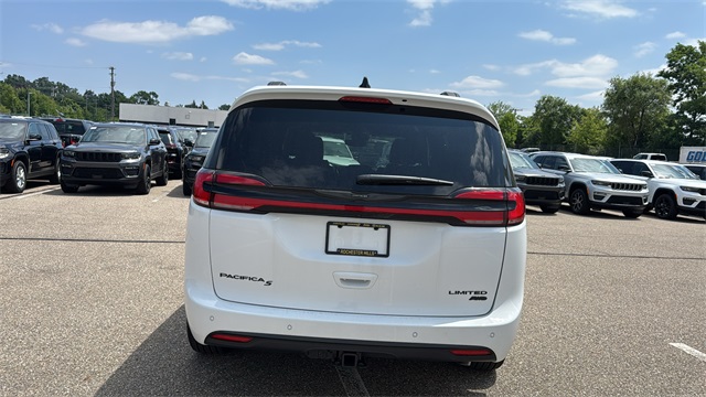 new 2025 Chrysler Pacifica car, priced at $51,412