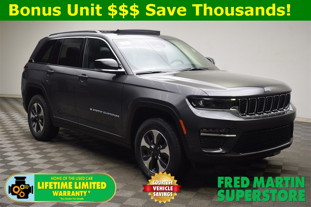 new 2025 Jeep Grand Cherokee car, priced at $52,356