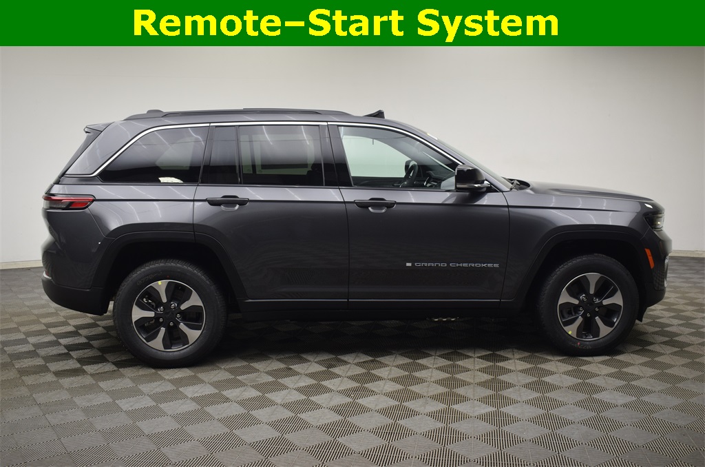 new 2025 Jeep Grand Cherokee car, priced at $52,356