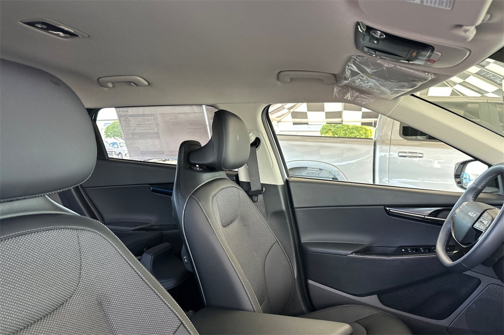 new 2025 Kia EV6 car, priced at $52,630