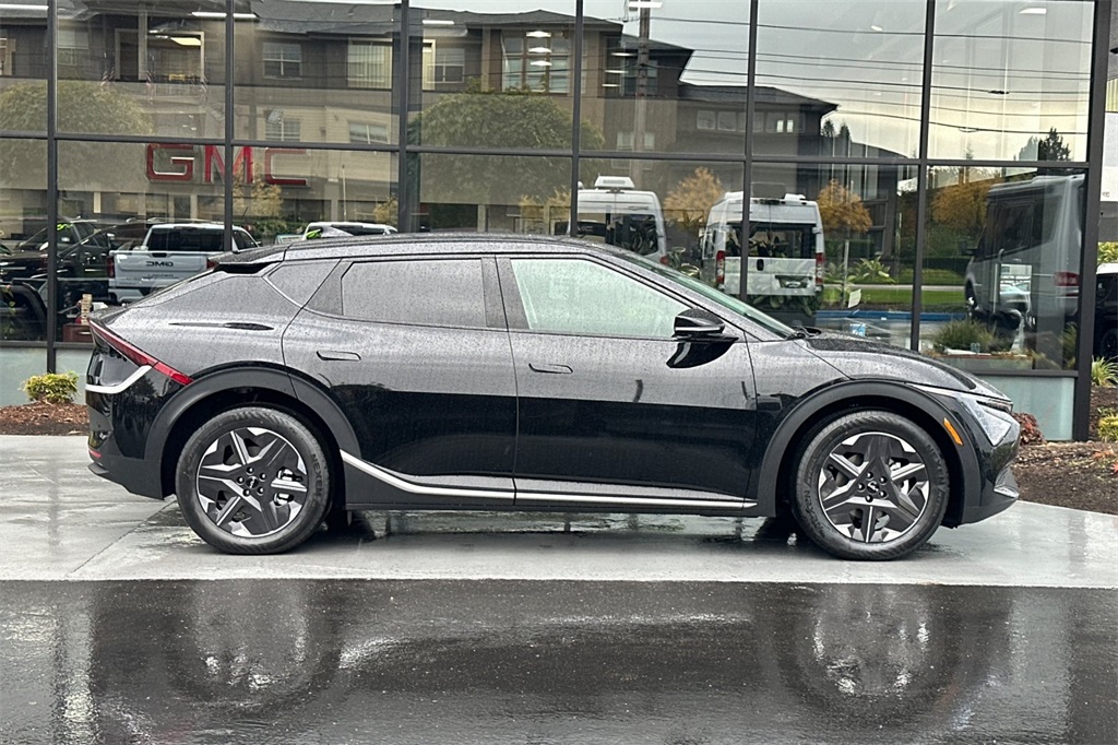 new 2025 Kia EV6 car, priced at $52,630