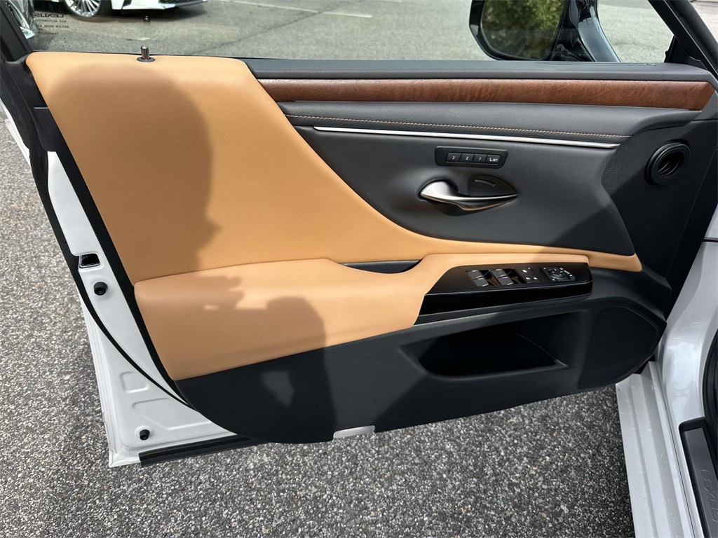 used 2025 Lexus ES car, priced at $43,995