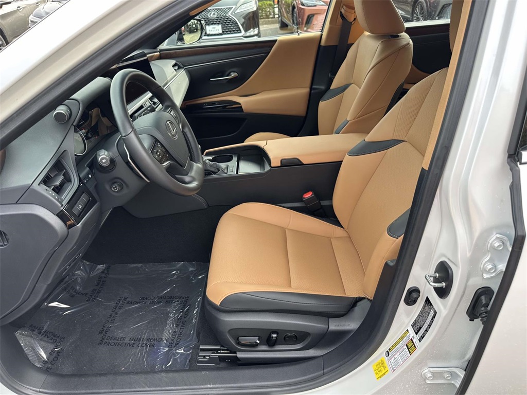 used 2025 Lexus ES car, priced at $43,995