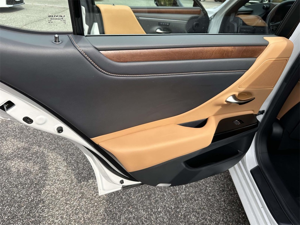 used 2025 Lexus ES car, priced at $43,995