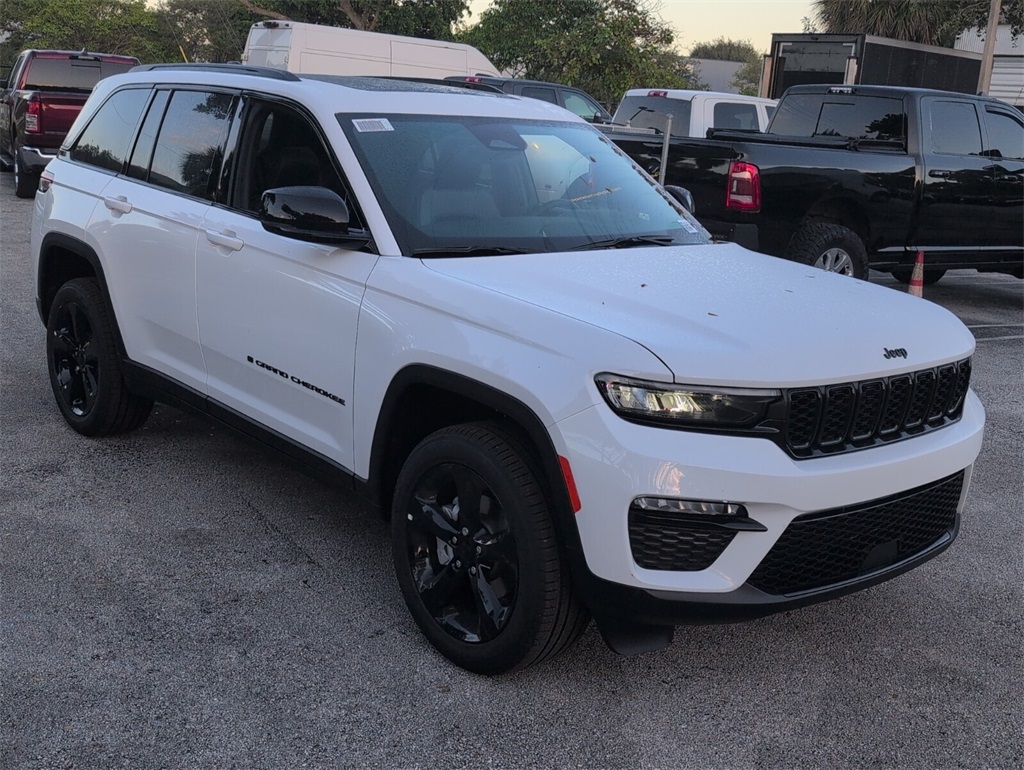 new 2025 Jeep Grand Cherokee car, priced at $40,165