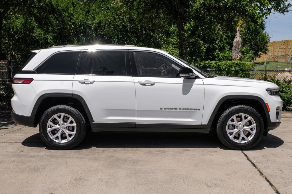 used 2022 Jeep Grand Cherokee car, priced at $30,836