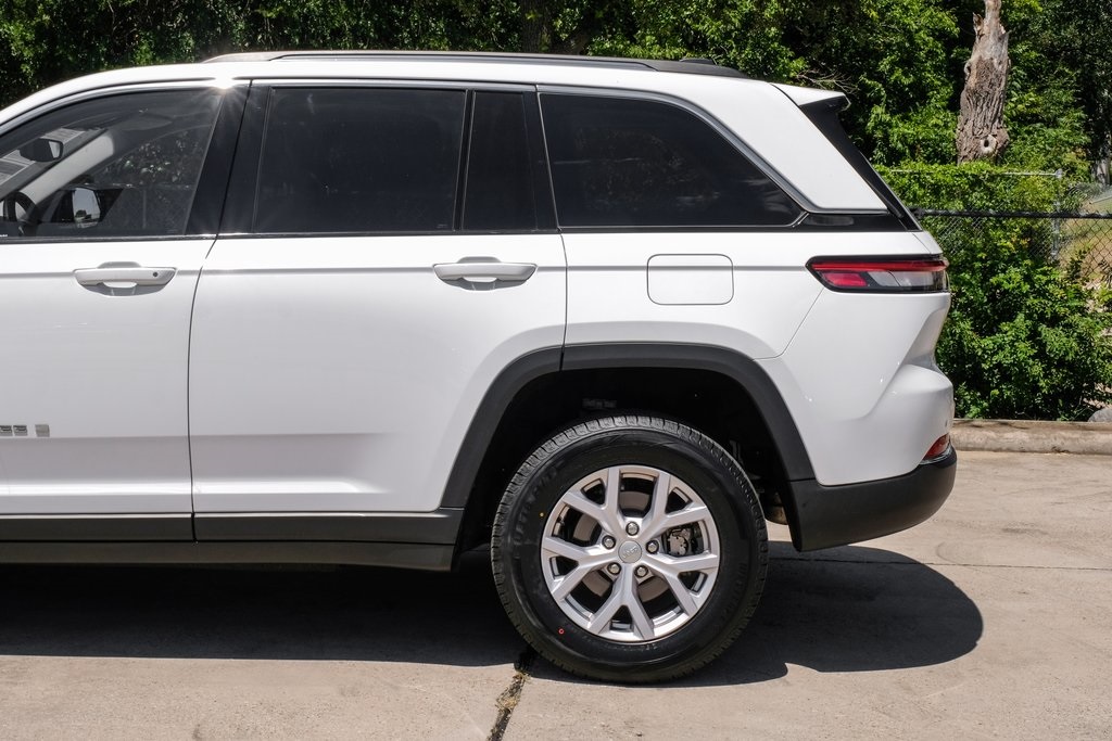 used 2022 Jeep Grand Cherokee car, priced at $30,836