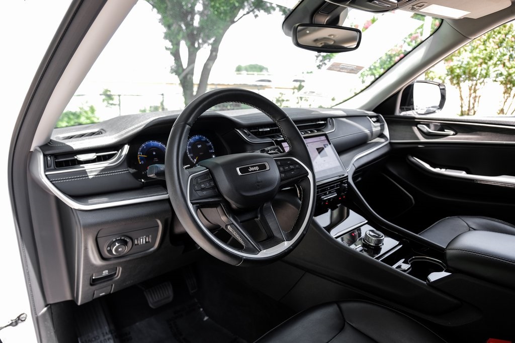 used 2022 Jeep Grand Cherokee car, priced at $30,836