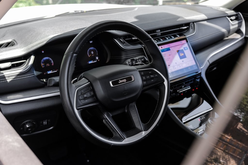 used 2022 Jeep Grand Cherokee car, priced at $30,836