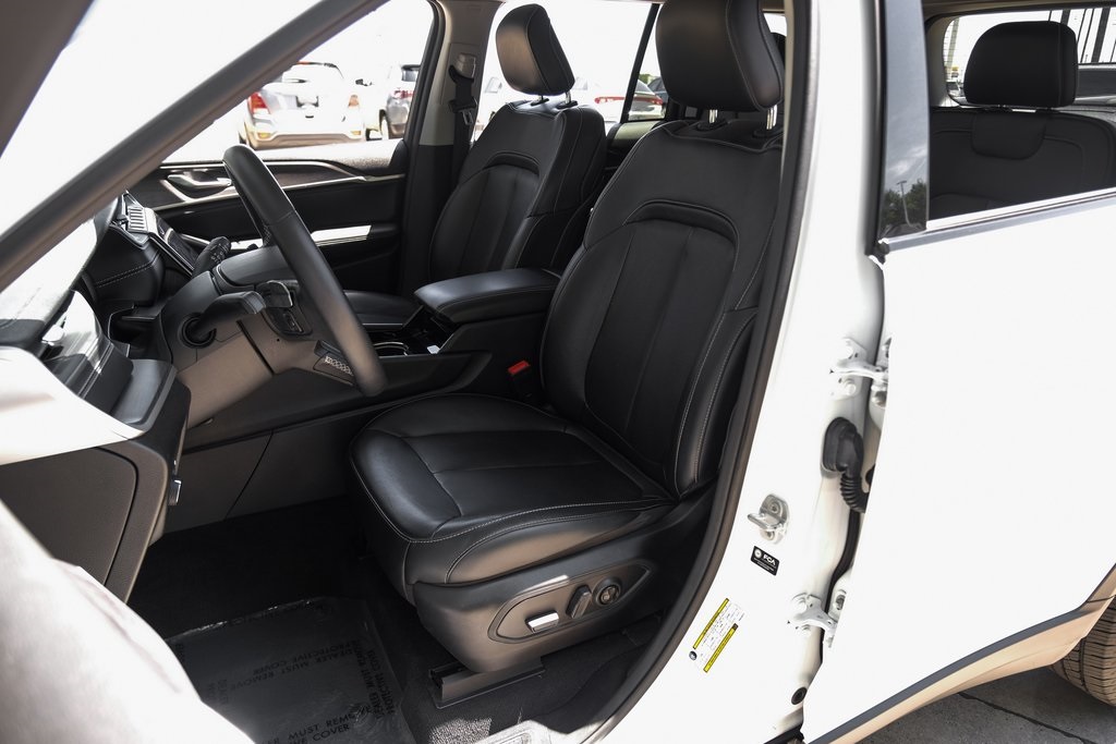 used 2022 Jeep Grand Cherokee car, priced at $30,836