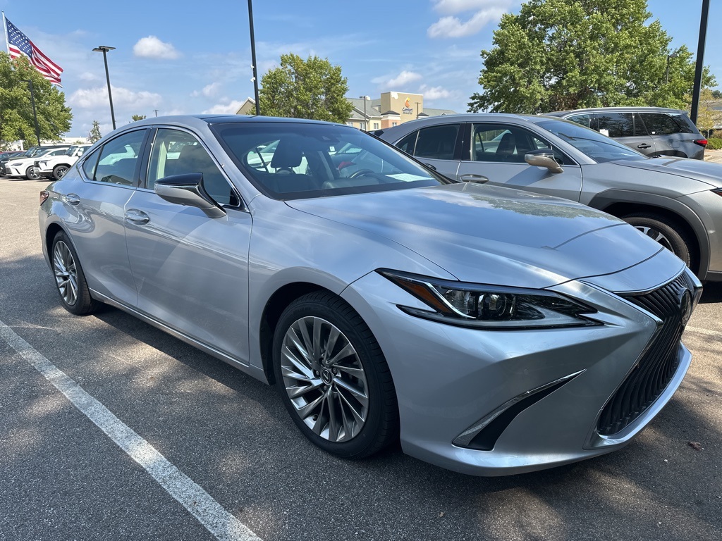 used 2019 Lexus ES car, priced at $32,290