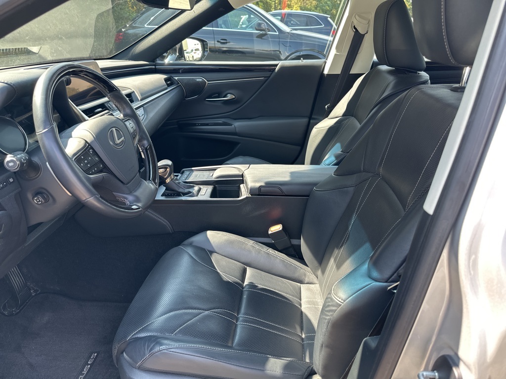 used 2019 Lexus ES car, priced at $32,290